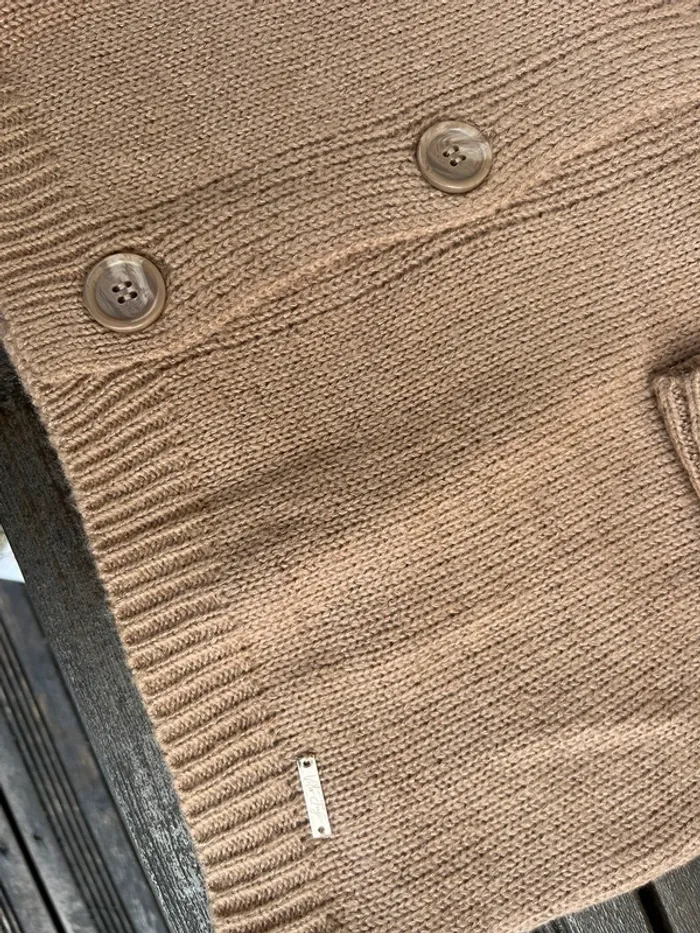 Gilet camel et paillette - photo numéro 3