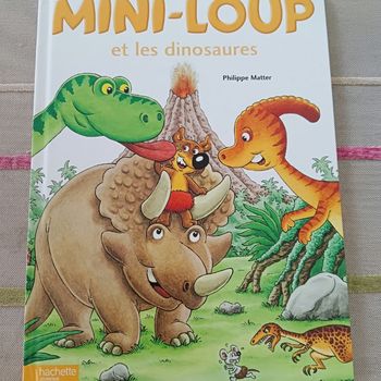 Mini-Loup et les dinosaures