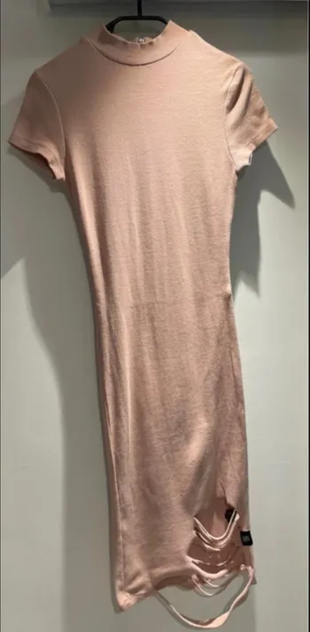 Robe moulante Sixth June rose poudré – taille S – très bon état