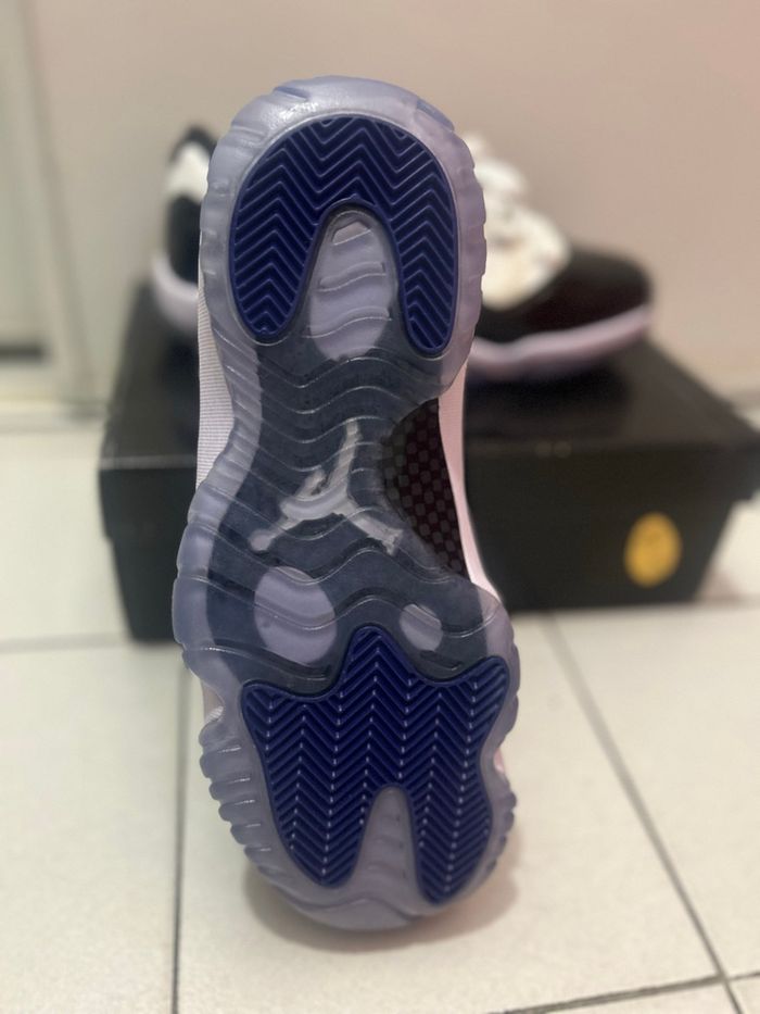 Jordan 11 rétro basse irisée - photo numéro 8