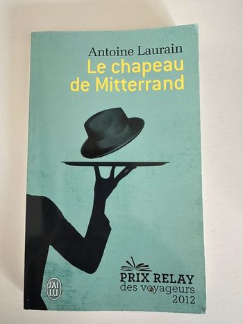 Livre poche Le Chapeau de Mitterrand
