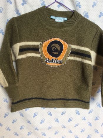 Pull très chaud#quicksilver#taille 4 ans