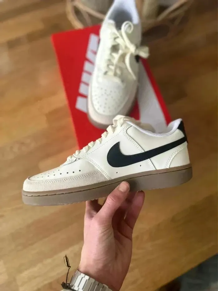 Nike Blanche crème Vintage taille 37,5 - photo numéro 4