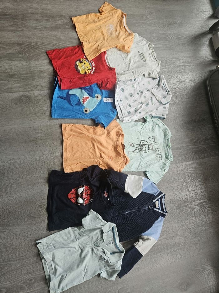 Lot tee shirt et gilet 3 ans