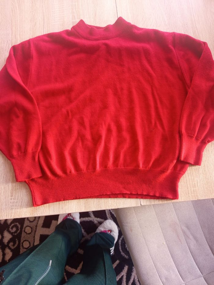 Pull rouge - photo numéro 2