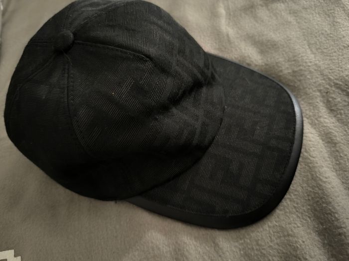 Casquette fendi noir