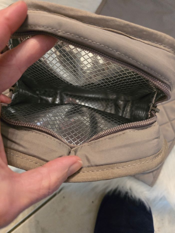 ⚘️⚘️ Superbe Sac à langer avec tapis de change et sacoche de conservation ,red castle ⚘️(tbe)⚘️⚘️ - photo numéro 3