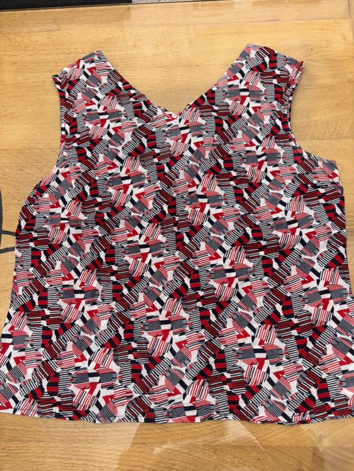 Débardeur rouge et bleu marine Taille 40