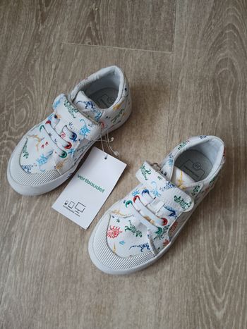 Baskets neuves vertbaudet taille 26