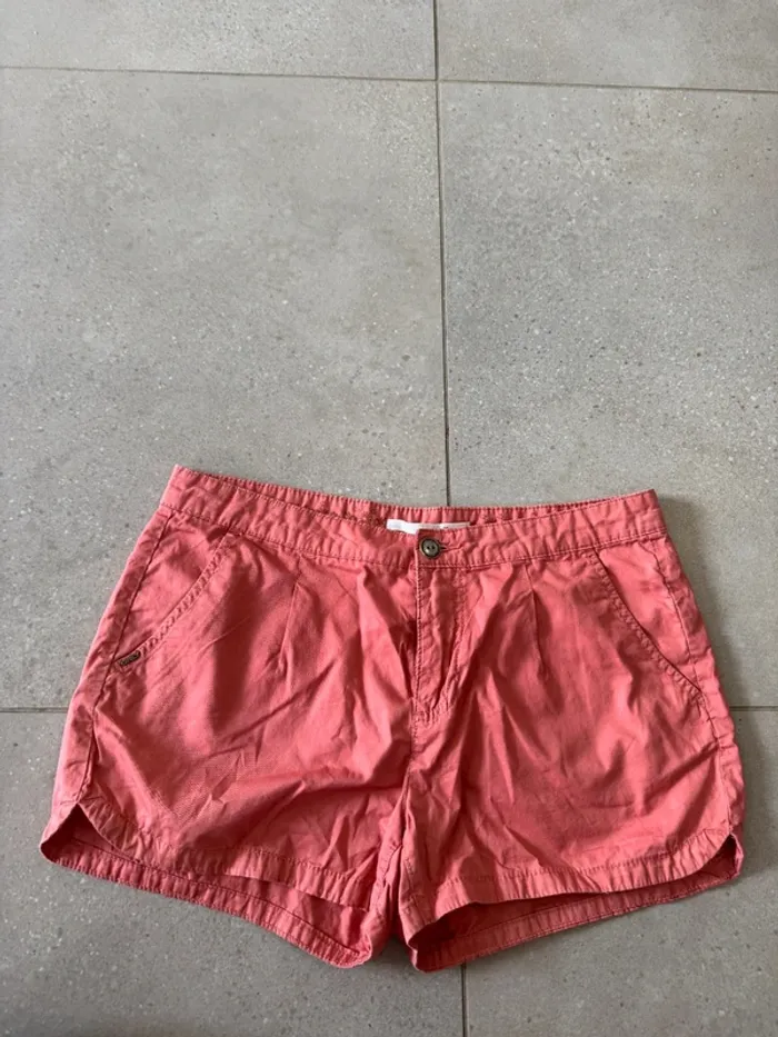 Short rose Only, taille 38, très bon état 40*30cm