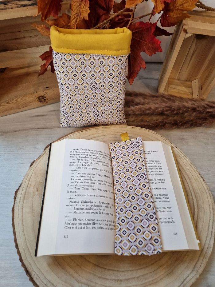 Pochette Livre de Poche + marque pages - photo numéro 2