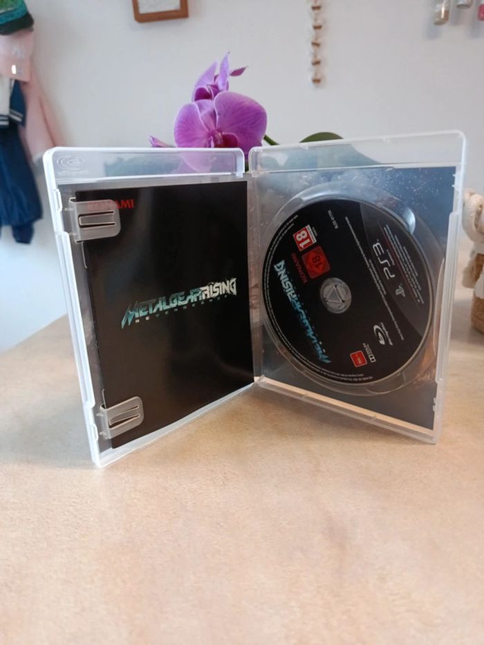 Metalgear Rising pour PS3 - photo numéro 2