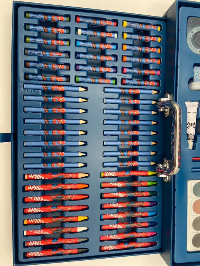 Disney Kit Artistique Deluxe Marvel spider man / feutre / crayon / peinture / - photo numéro 7