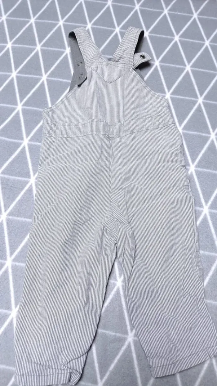 🦁Lot 1 salopette + 2 pantalons, 12 mois - photo numéro 3