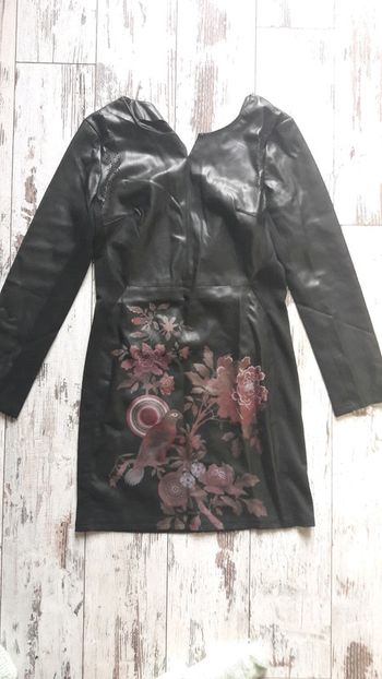 Robe simili neuve
