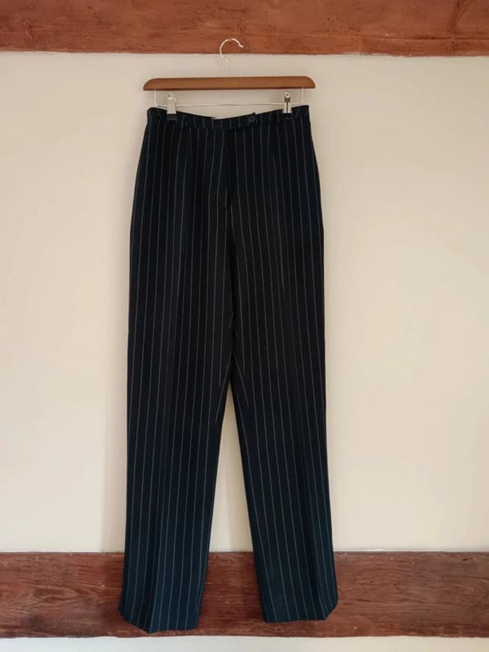 Ensemble tailleur blazer pantalon bleu marine rayures blanches - photo numéro 15