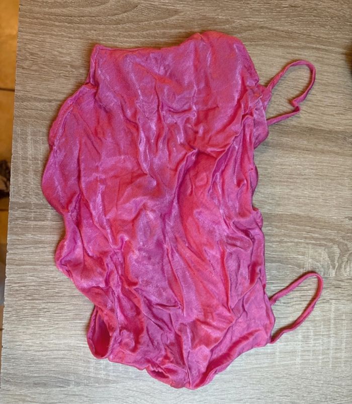 Haut en satin rose bershka