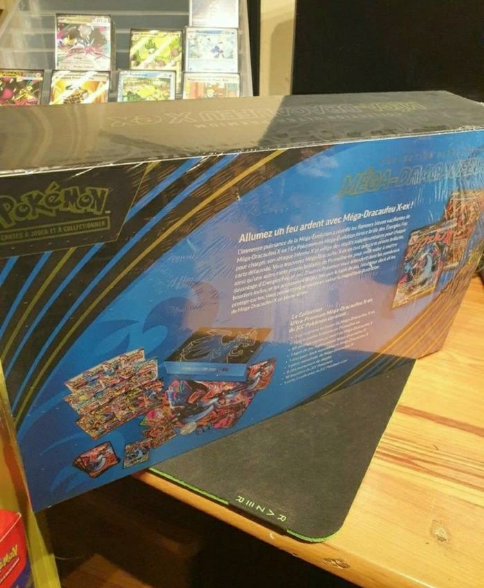 Upc Me2 collection ultra premium méga-dracaufeu x ex pokémon - photo numéro 2