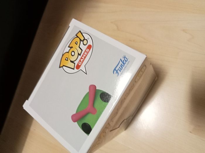 Figurine Pokémon Chenipan Pop Funko - photo numéro 2
