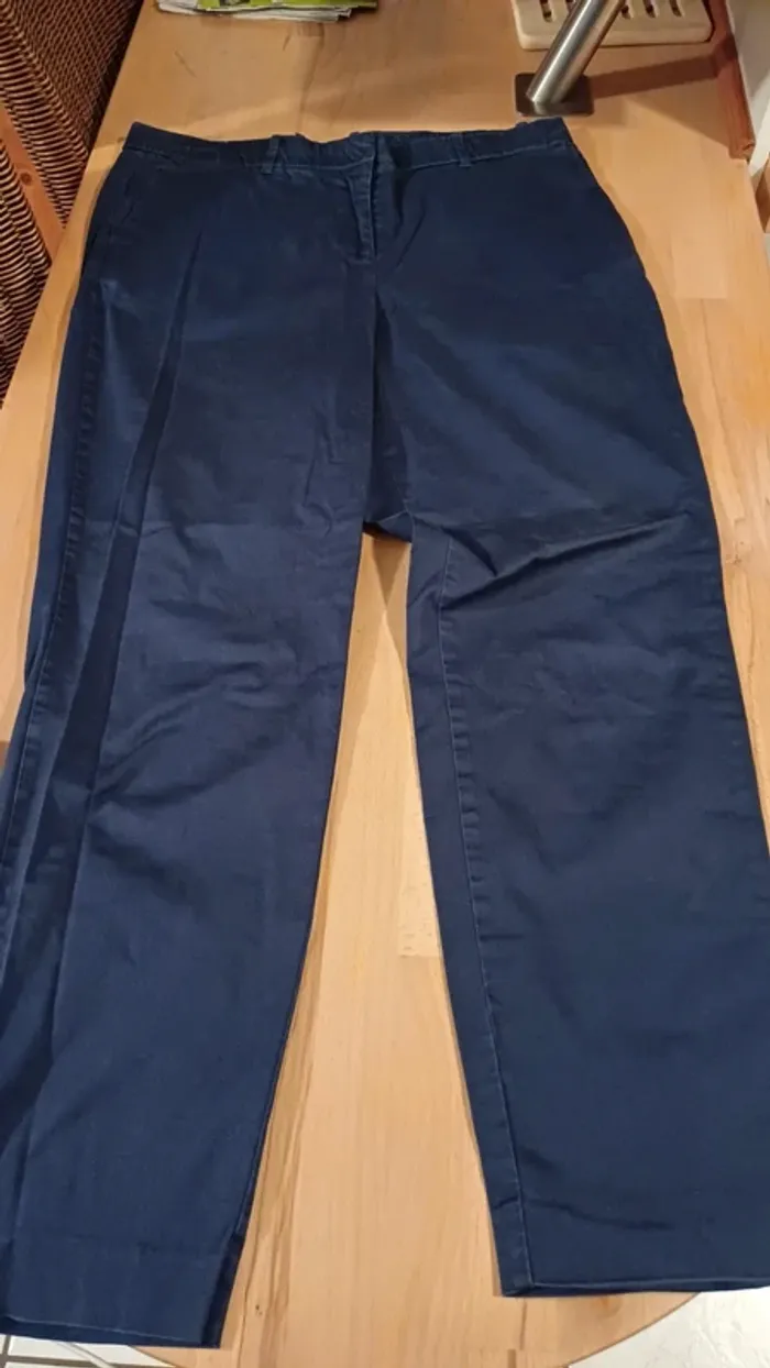 Pantalon violeta taille 44