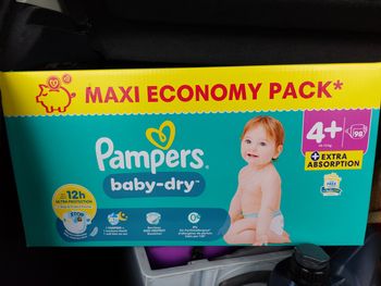 Lot 98 couches Pampers baby dry taille 4+