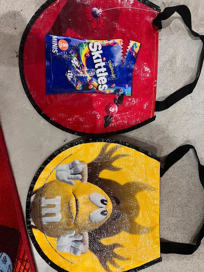 2 Sacs publicitaire Halloween M&M’s skittles neufs