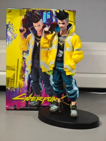 Figurine CyberPunk Edgerunners : David 17cm neuve avec boîte