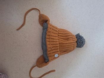 Bonnet chaud bébé ponpon