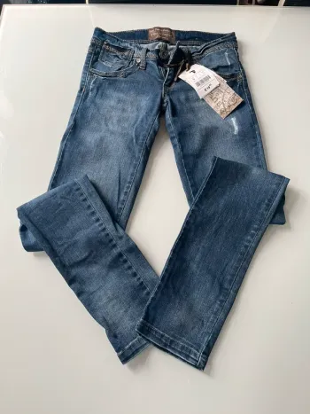 Jeans neuf stradivarius