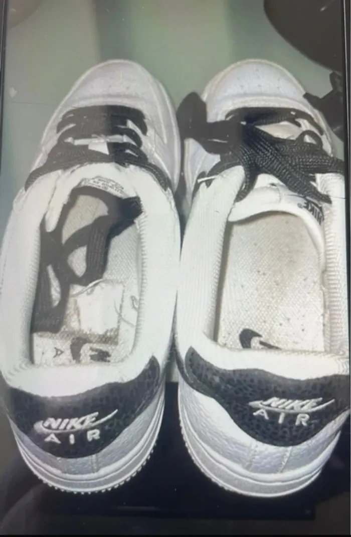 Baskets Nike Air Force 1 Blanches et Noires Pointure 36 - Bon État - photo numéro 8