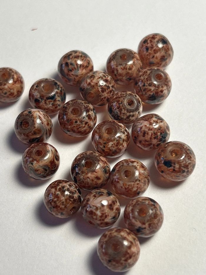 A21 lot de 20 perles léopards marrons verre 8mm