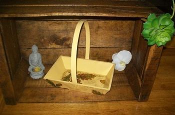 Panier en bois feuilles