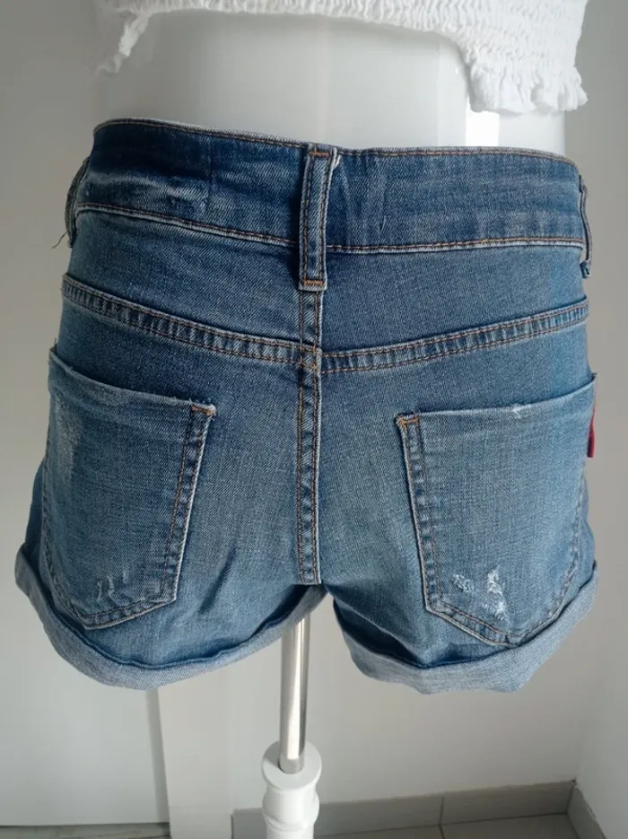 Short en jean's bleu clair délavé troué fashion original denim T.38 Jennyfer - photo numéro 4