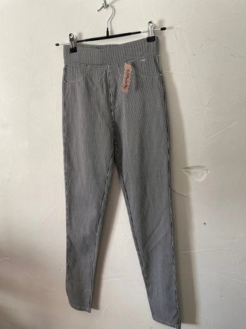 Pantalon noir à rayures 723