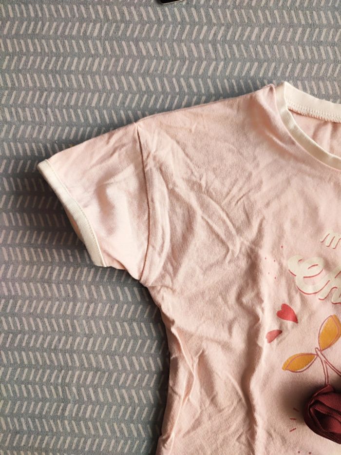 T-shirt manches courtes à effets relief pour fille – Neuf, taille 18 mois Marque : Vertbaudet - photo numéro 3