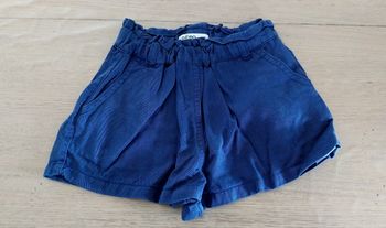 Short fille 5ans en tres bon état