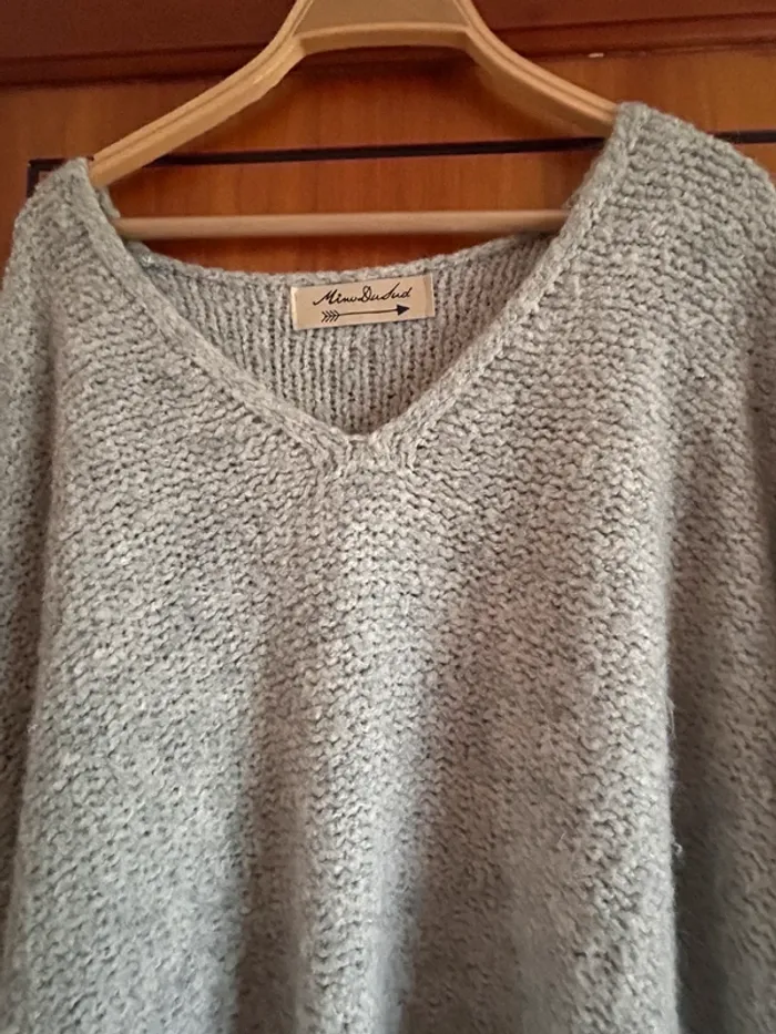 Pull gris oversize Mino du Sud - photo numéro 2