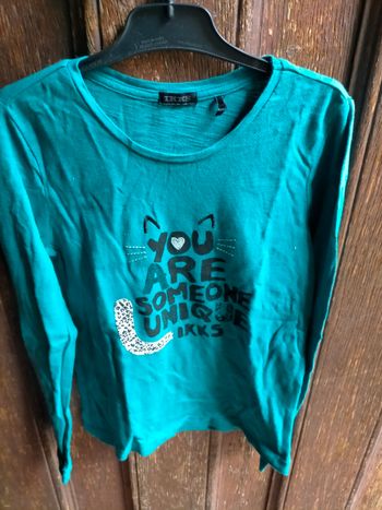 Très joli tee shirt IKKs 8 ans