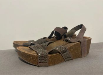 Nues pieds femme à talons