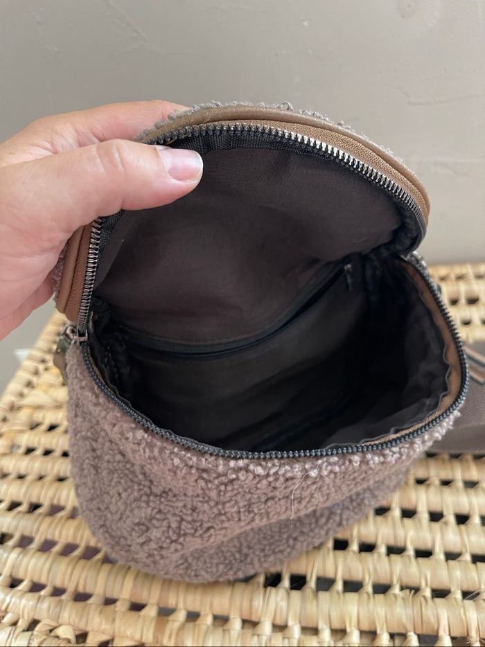 Sac banane en bouclette marron - photo numéro 8