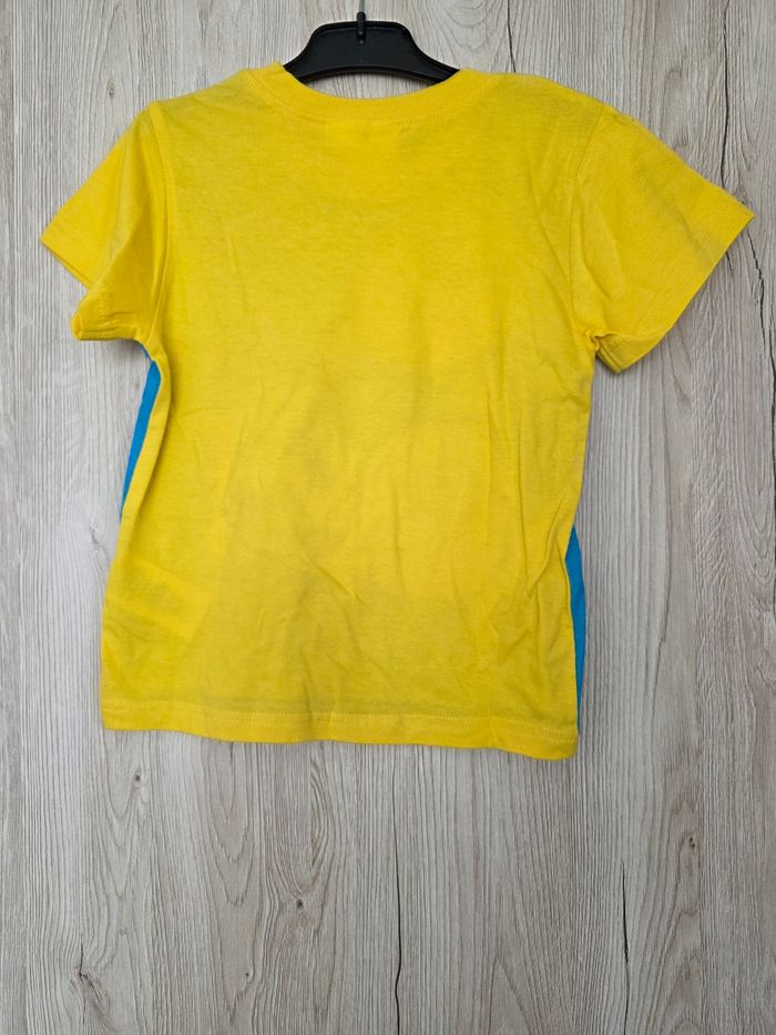 TEE-SHIRT GARÇON MINIONS MINIONS NEUF 4ANS MARQUE DESPICABLE ME MINIONS MADE - photo numéro 2