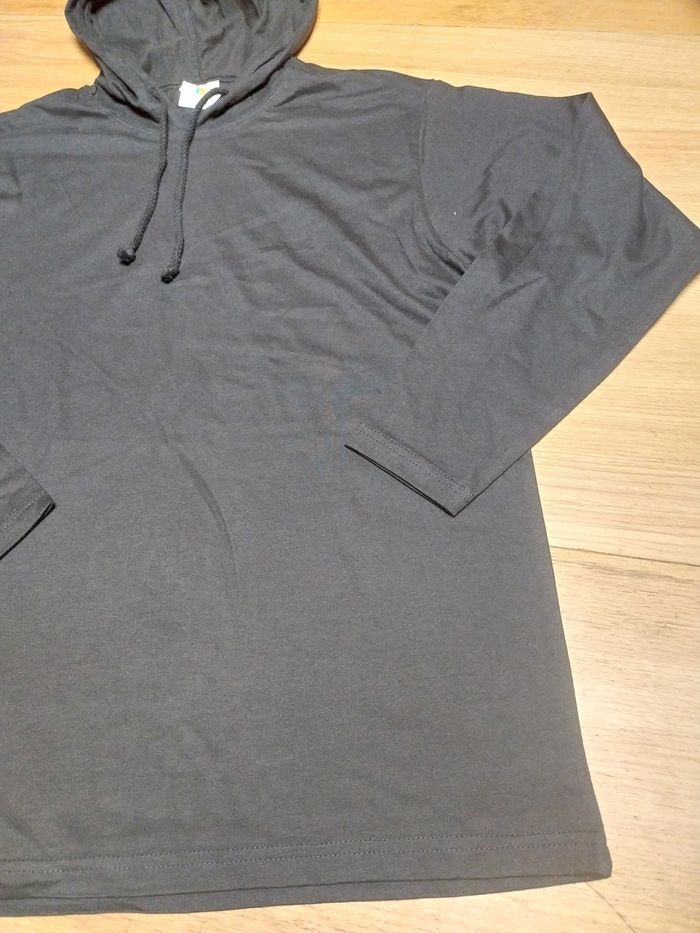 T shirt manches longues à capuche neuf S - photo numéro 2