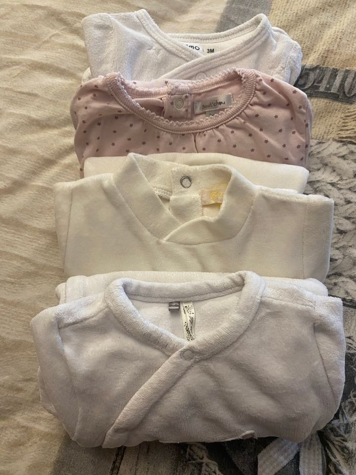 4 pyjama TBE 3 mois différente marque dont gemo bout chou - photo numéro 4