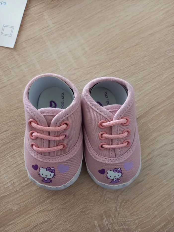 Chaussure bébé - photo numéro 3