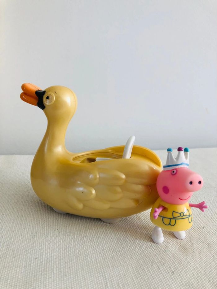Peppa pig princesse et son cygne roulant doré - photo numéro 7