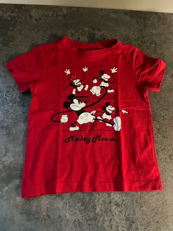 TEE shirt