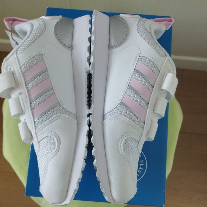 Baskets Adidas Neuve pour fille - photo numéro 4