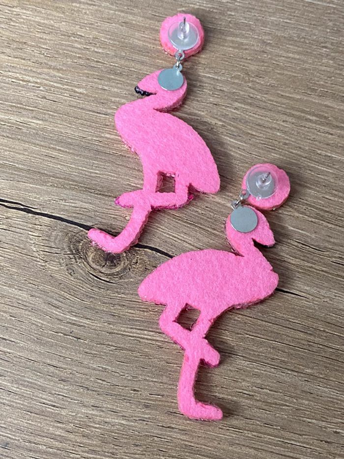 Paire de boucles d’oreille flamand roses perles - photo numéro 4