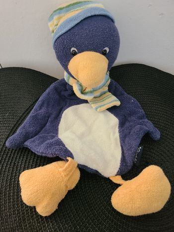 Doudou plat éponge pingouin bleu marine STERNTALER