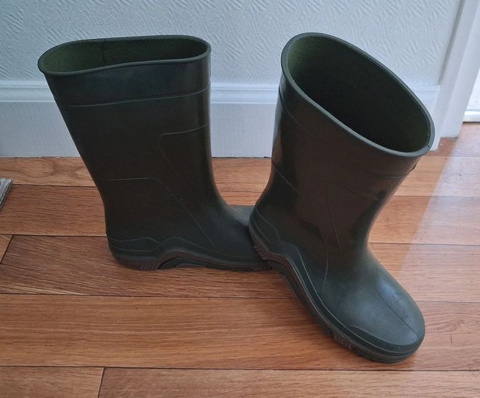 Bottes en caoutchouc kaki Pointure 32/33 - photo numéro 3